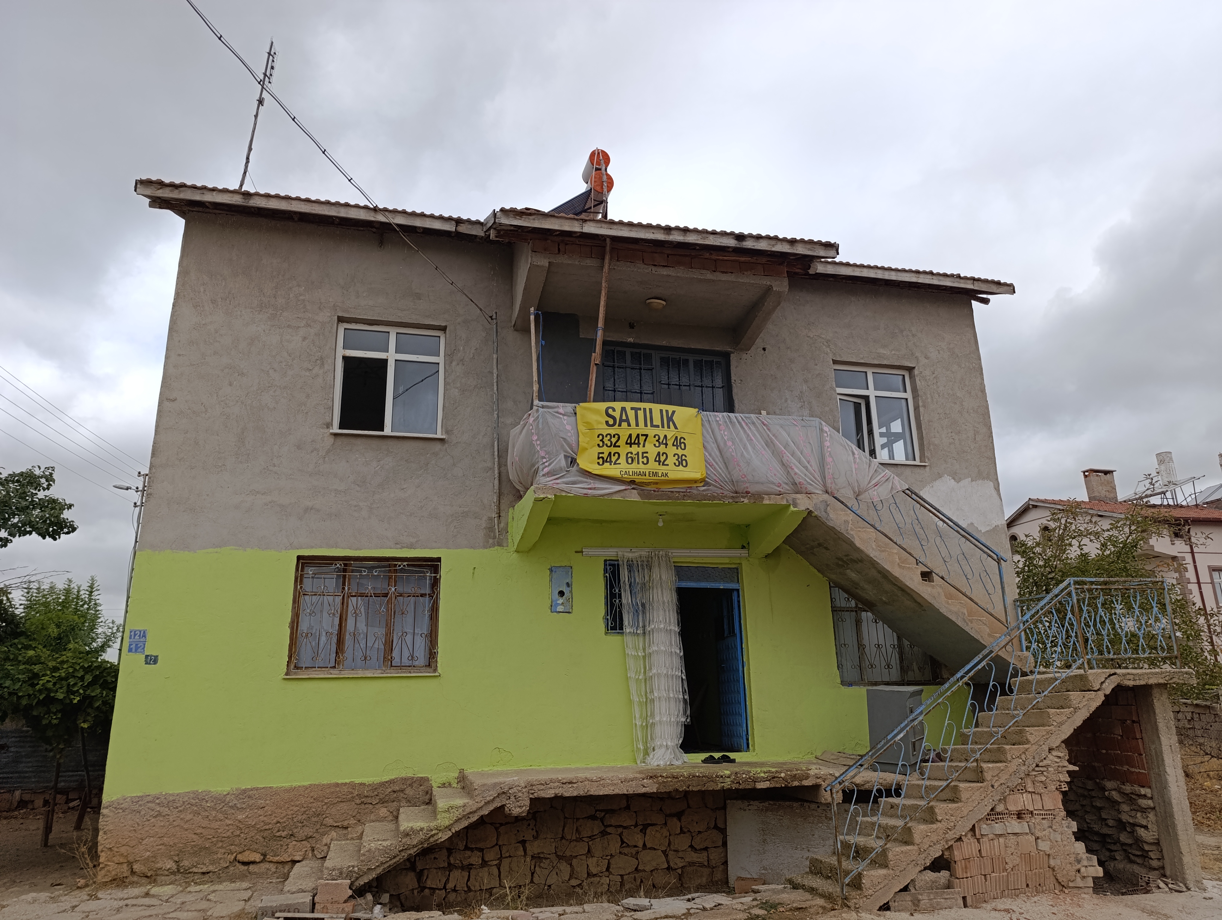 ACİL İHTİYAÇTAN DOLAYI FİYAT DÜŞMÜŞTÜR!!!Hayal et, sahip ol, yaşa.Yeni başlangıçların olduğu müstakil aile yuvası sizleri bekliyor.